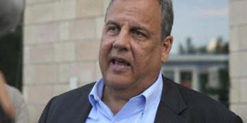 Chris Christie’s Pledge to Trail Trump Across the Nation if He Continues to Avoid Debates