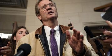 Republican Alleges Physical Altercation with Kevin McCarthy in Capitol Hallway: ‘Cheap Shot From Behind’