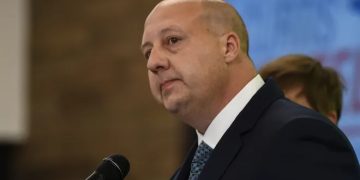 Veterans Criticize Democrat for Wearing Army Uniform at Event Despite Lack of Military Service